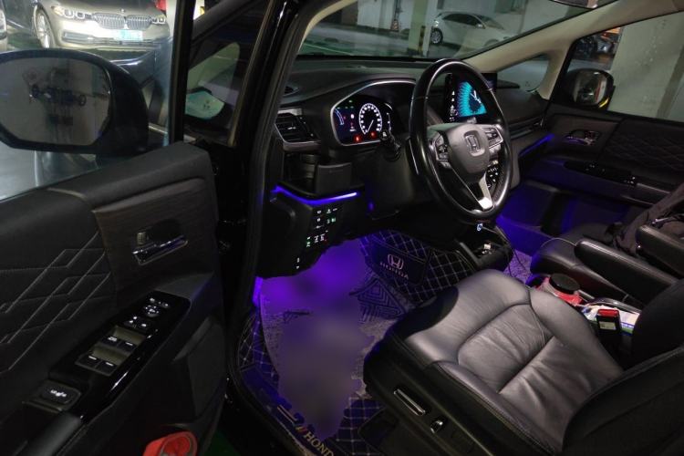 Used Honda Elysion 2022 2.0L eHEV Luxury Edition Driver Seat