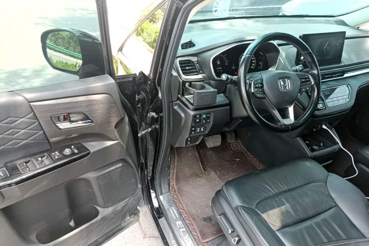 Used Honda Elysion 2022 2.0L eHEV Luxury Edition Driver Seat