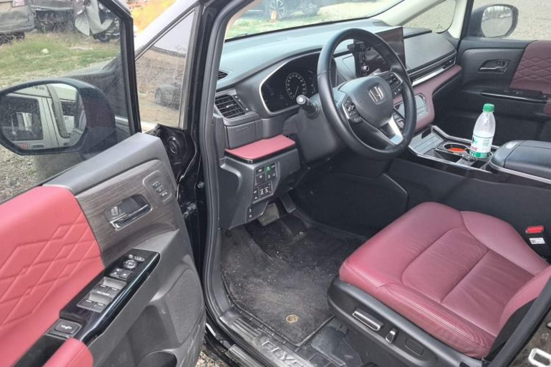 Used Honda Elysion 2022 2.0L eHEV Prestige Edition Driver Seat