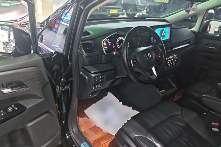 Used Honda Elysion 2022 2.0L eHEV Luxury First Edition Driver Seat