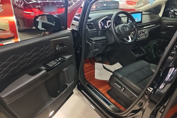 Used Honda Elysion 2022 2.0L eHEV Luxury Edition Driver Seat