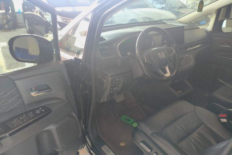 Used Honda Elysion 2022 2.0L eHEV Luxury Edition Driver Seat