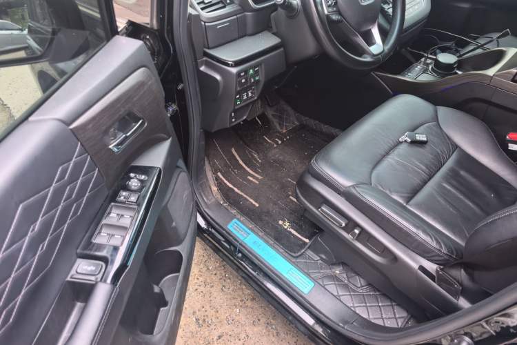 Used Honda Elysion 2022 2.0L eHEV Luxury Edition Driver Seat