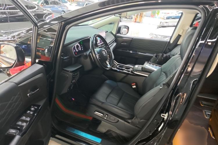 Used Honda Elysion 2022 2.0L eHEV Luxury Edition Driver Seat