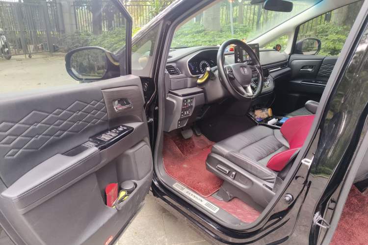 Used Honda Elysion 2022 2.0L eHEV Luxury Edition Driver Seat