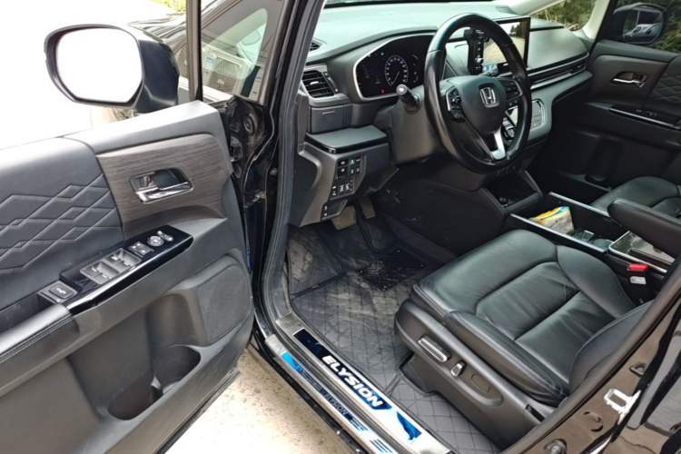 Used Honda Elysion 2022 2.0L eHEV Luxury Edition Driver Seat