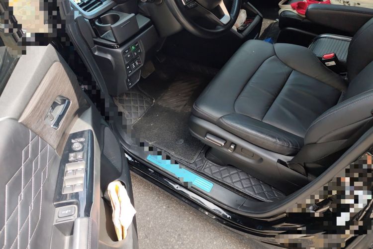 Used Honda Elysion 2022 2.0L eHEV Luxury First Edition Driver Seat