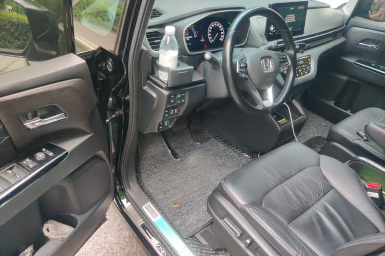 Used Honda Elysion 2022 2.0L eHEV Luxury Edition Driver Seat