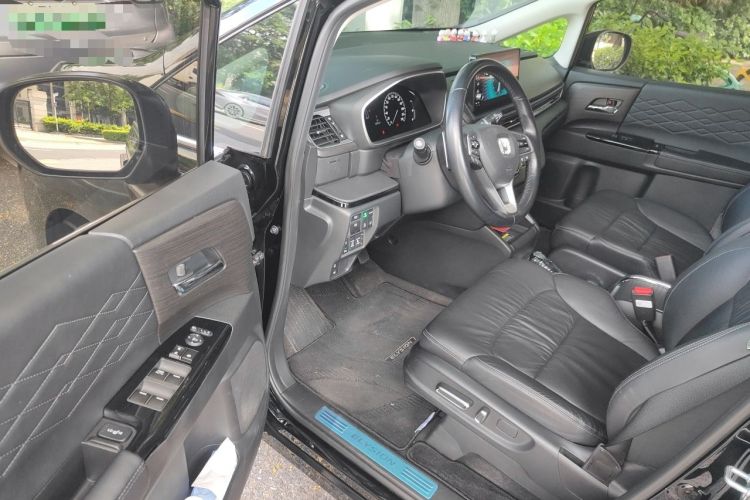 Used Honda Elysion 2022 2.0L eHEV Luxury First Edition Driver Seat
