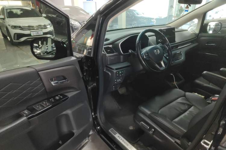 Used Honda Elysion 2022 2.0L eHEV Luxury First Edition Driver Seat