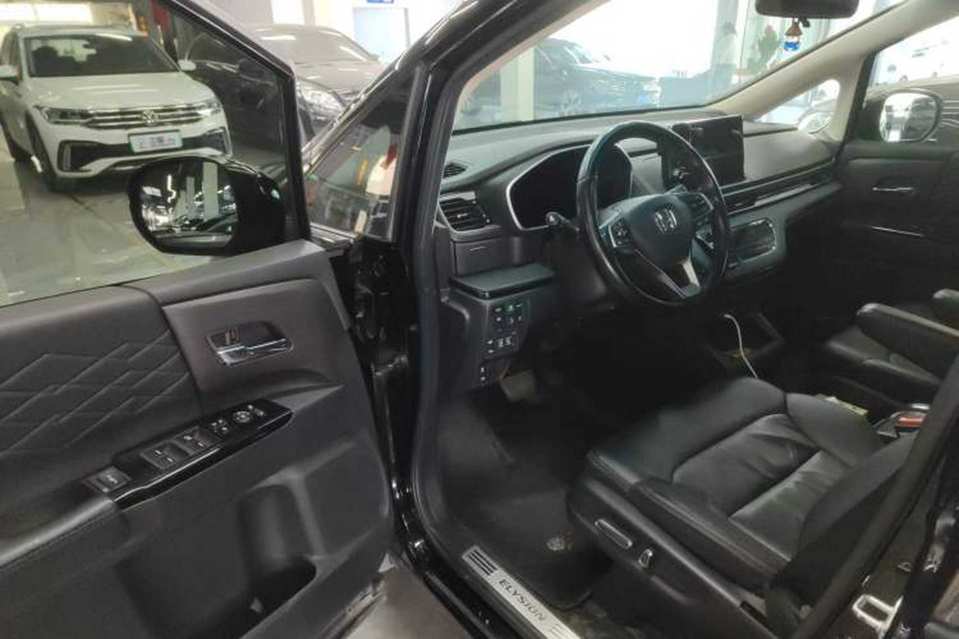 Used Honda Elysion 2022 2.0L eHEV Luxury First Edition Driver Seat