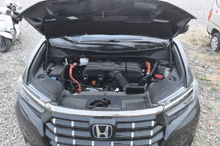Used Honda Elysion 2022 2.0L eHEV Prestige Edition Engine Bay