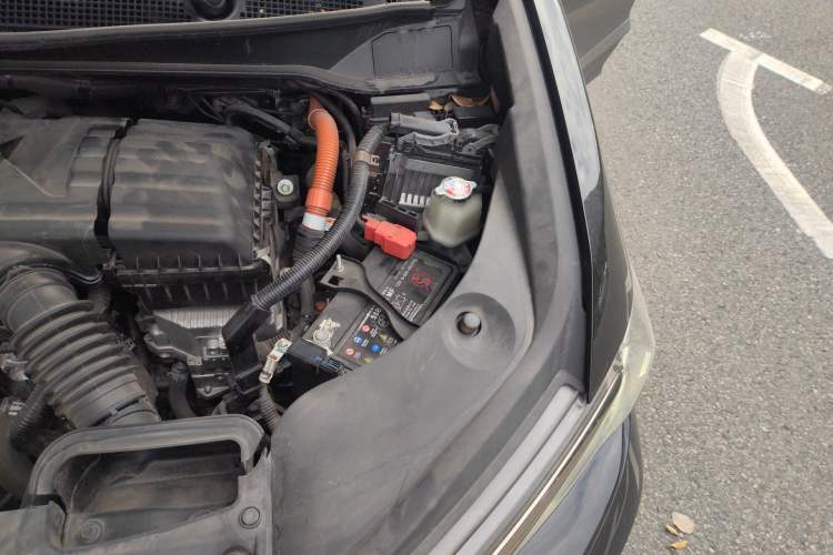 Used Honda Elysion 2022 2.0L eHEV Luxury First Edition Engine Bay Left