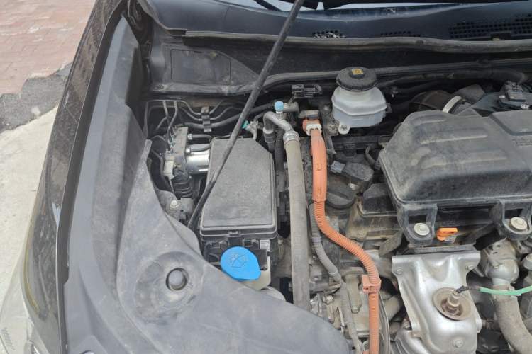 Used Honda Elysion 2022 2.0L eHEV Luxury Edition Engine Bay Right