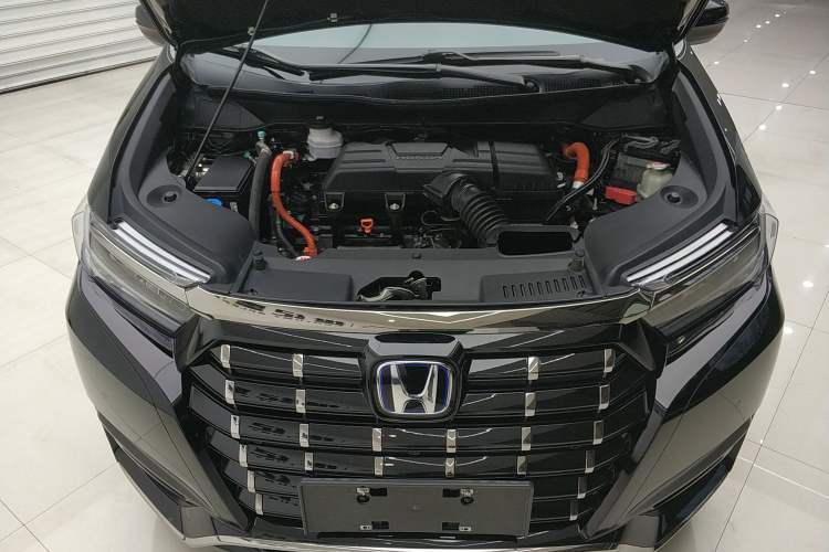 Used Honda Elysion 2022 2.0L eHEV Prestige Edition Engine Bay