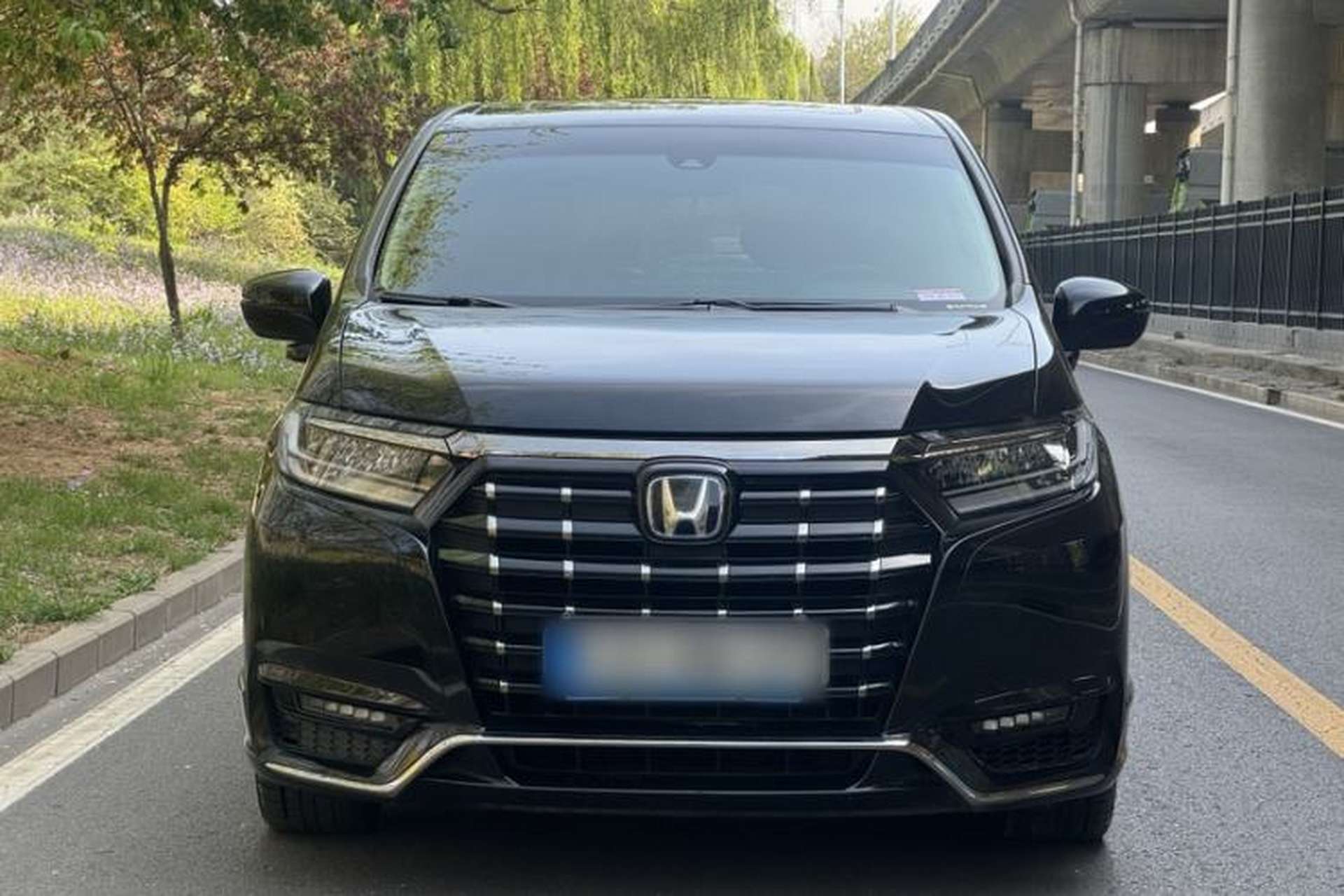 Used Honda Elysion 2022 2.0L eHEV Luxury Edition Exterior 1