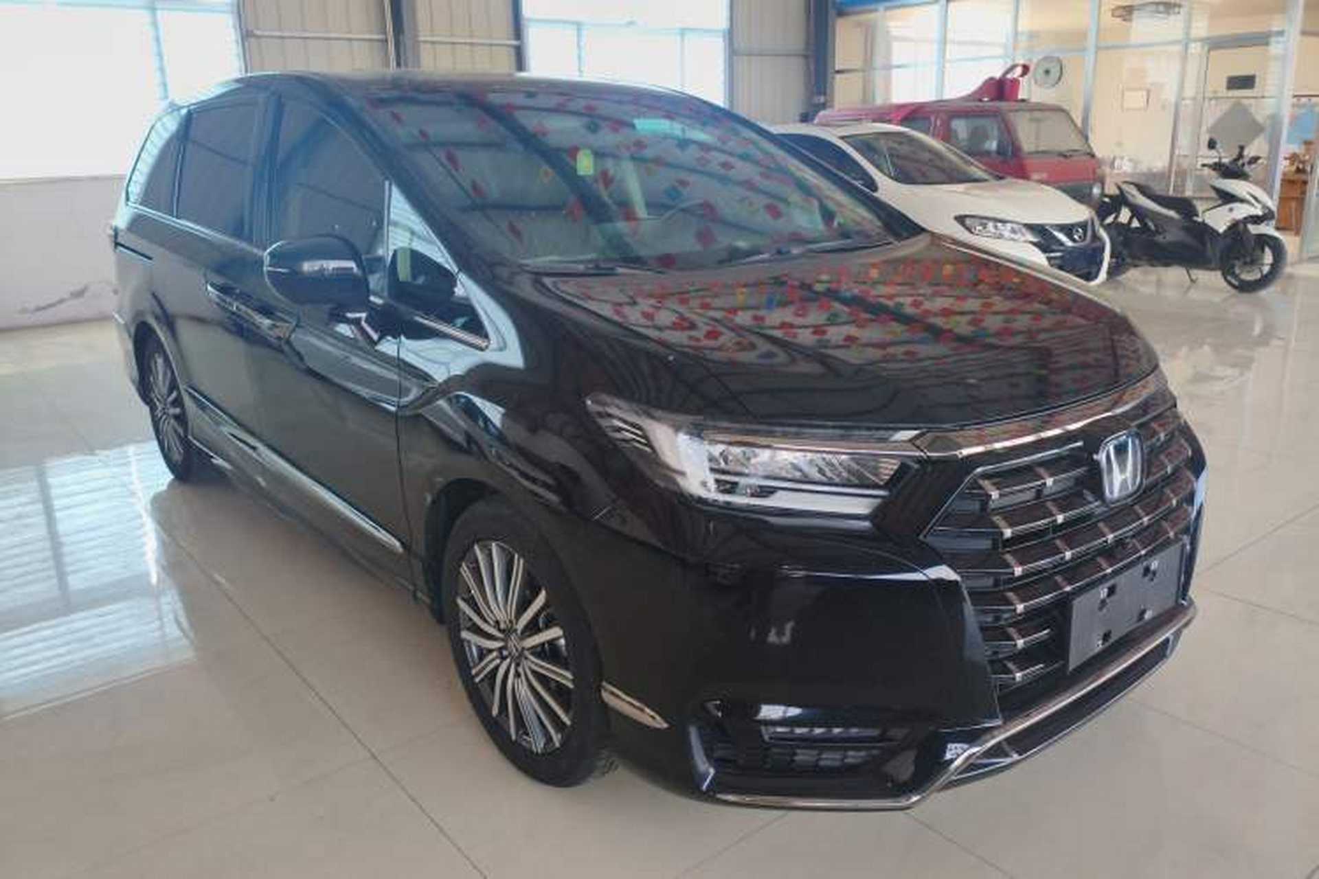 Used Honda Elysion 2022 2.0L eHEV Luxury Edition Exterior 1