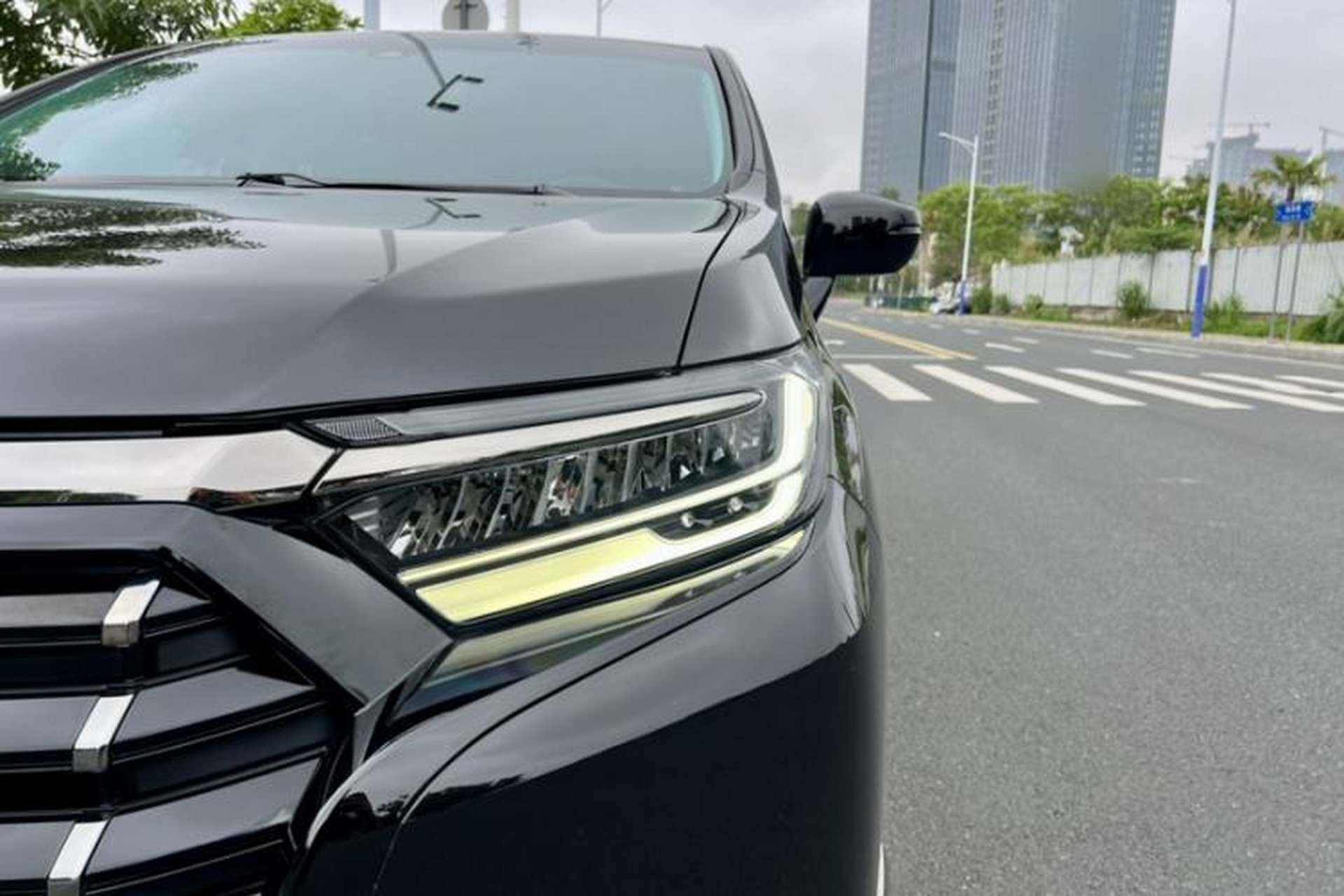 Used Honda Elysion 2022 2.0L eHEV Luxury First Edition Exterior 11