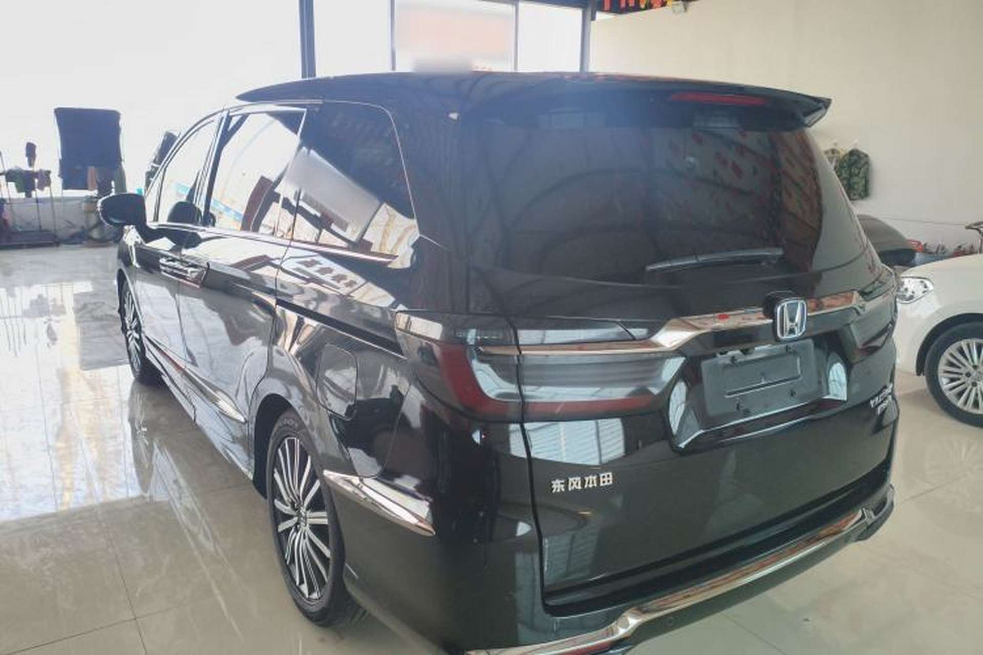 Used Honda Elysion 2022 2.0L eHEV Luxury Edition Exterior 2