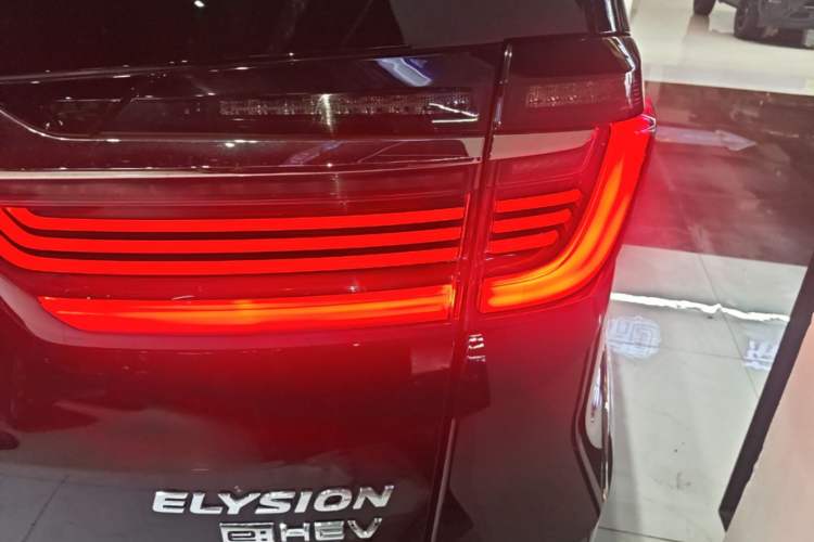 Used Honda Elysion 2022 2.0L eHEV Luxury First Edition Exterior 3