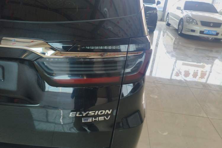 Used Honda Elysion 2022 2.0L eHEV Luxury Edition Exterior 3