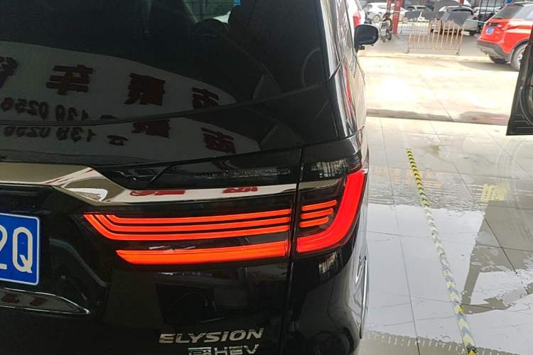 Used Honda Elysion 2022 2.0L eHEV Luxury First Edition Exterior 3
