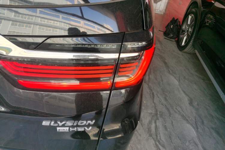 Used Honda Elysion 2022 2.0L eHEV Luxury Edition Exterior 6