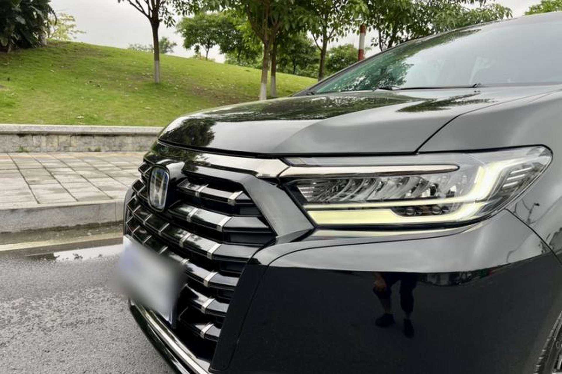 Used Honda Elysion 2022 2.0L eHEV Luxury First Edition Exterior 8