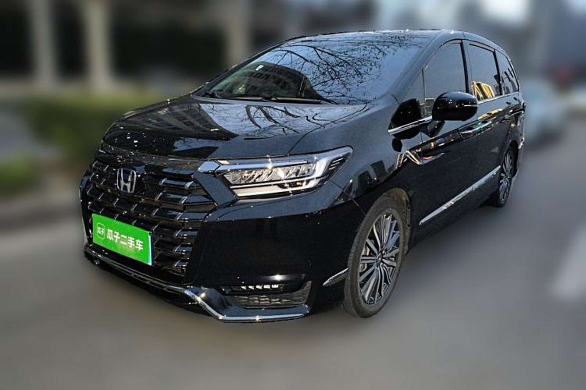 Used Honda Elysion 2022 2.0L eHEV Luxury Edition Front Left 45 Deg
