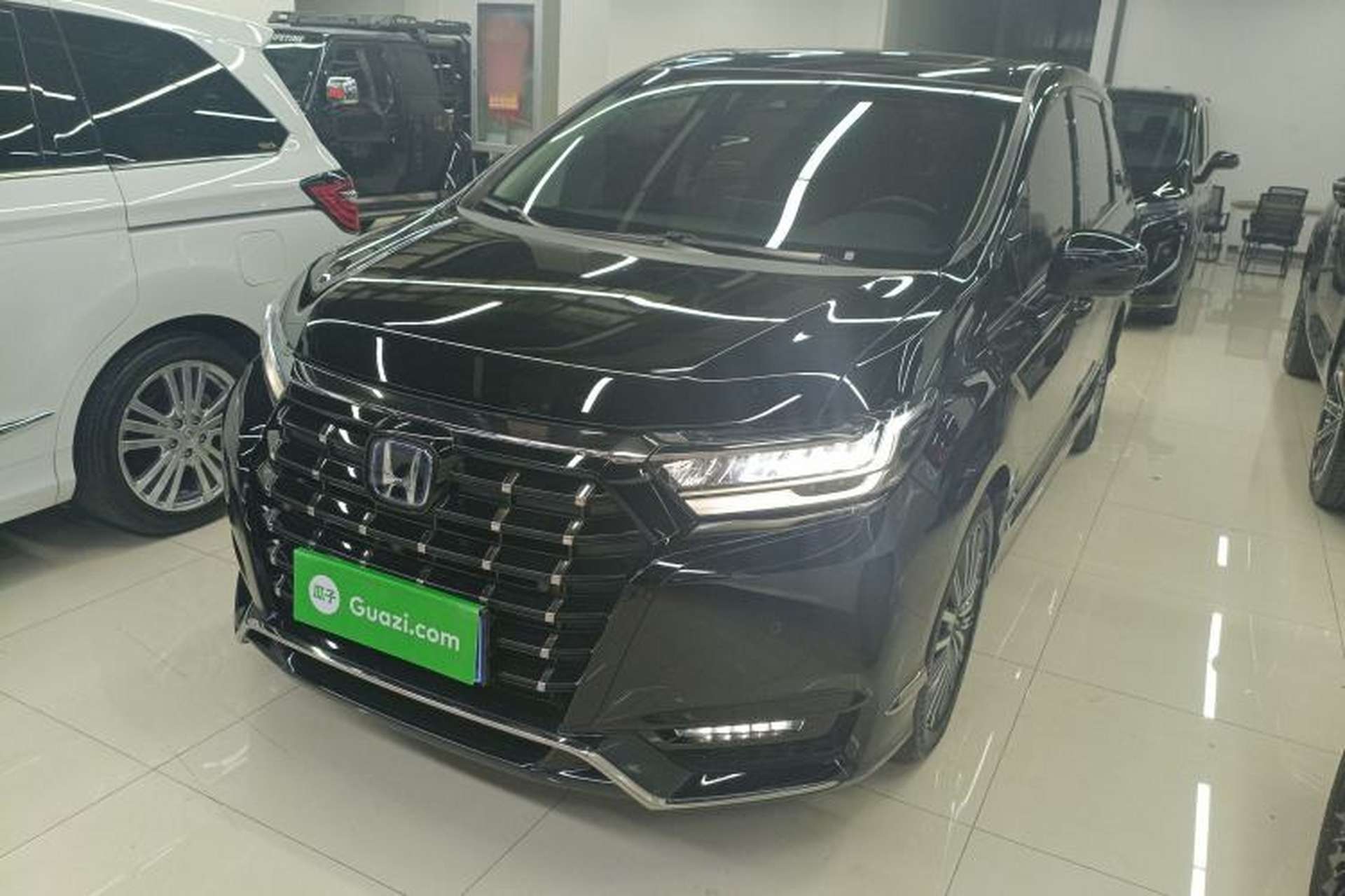 Used Honda Elysion 2022 2.0L eHEV Prestige Edition Front Left 45 Deg