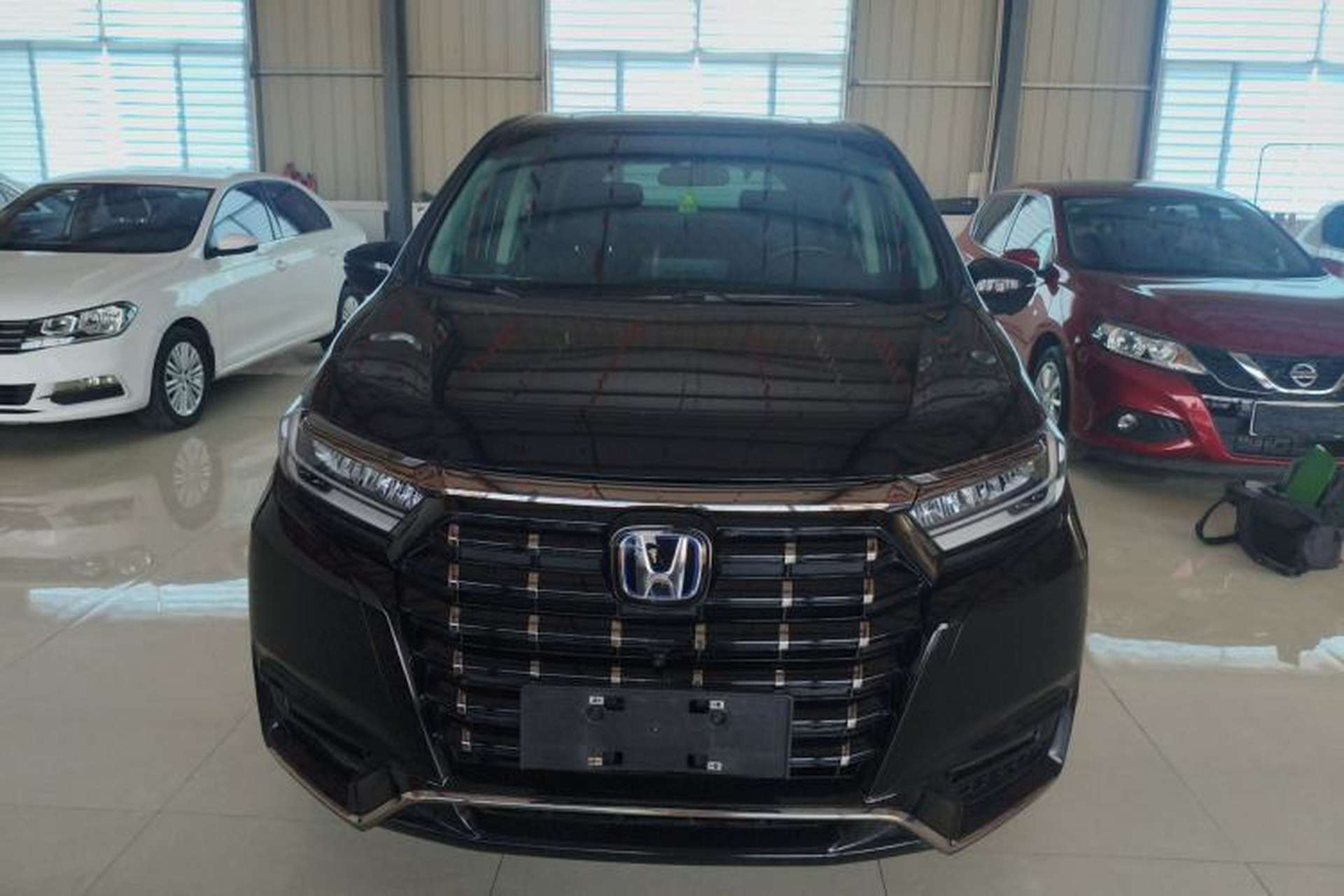 Used Honda Elysion 2022 2.0L eHEV Luxury Edition Front