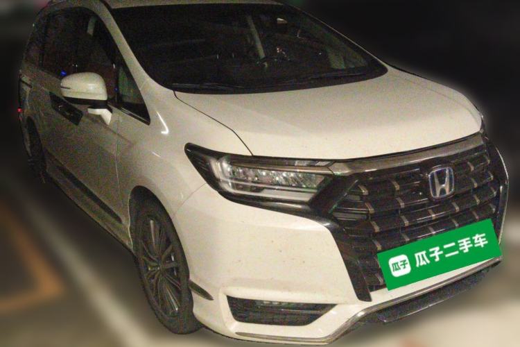 Used Honda Elysion 2022 2.0L eHEV Luxury First Edition Front Right 45 Deg