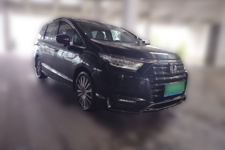 Used Honda Elysion 2022 2.0L eHEV Luxury Edition Front Right 45 Deg