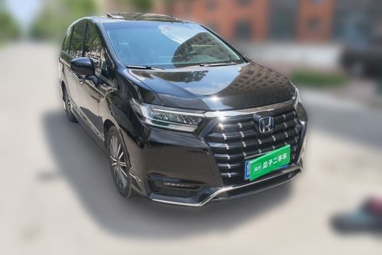 Used Honda Elysion 2022 2.0L eHEV Luxury Edition Front Right 45 Deg