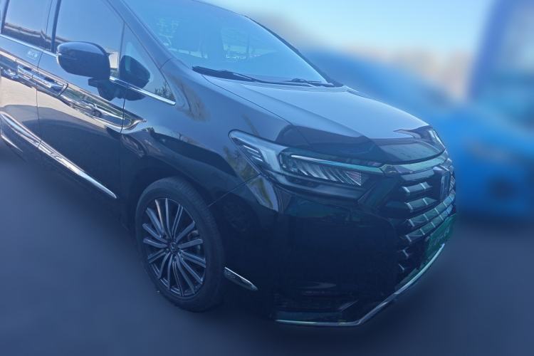 Used Honda Elysion 2022 2.0L eHEV Luxury Edition Front Right 45 Deg