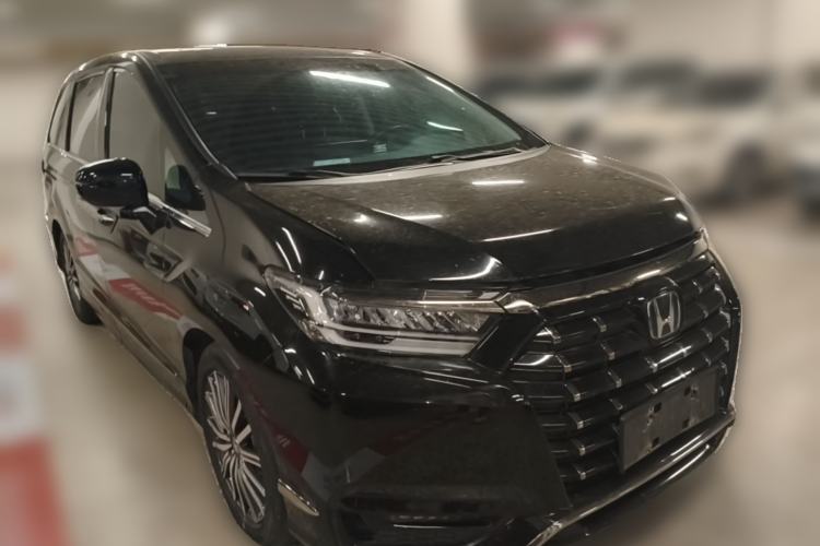 Used Honda Elysion 2022 2.0L eHEV Luxury Edition Front Right 45 Deg