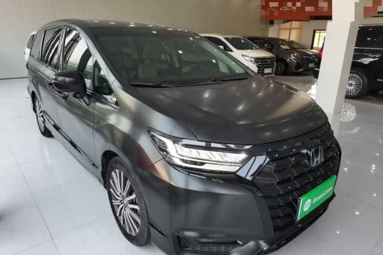 Used Honda Elysion 2022 2.0L eHEV Luxury Edition Front Right 45 Deg
