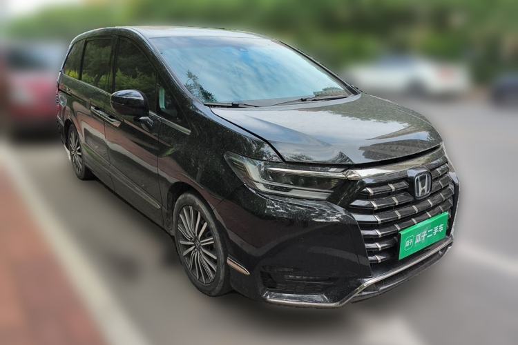 Used Honda Elysion 2022 2.0L eHEV Luxury Edition Front Right 45 Deg