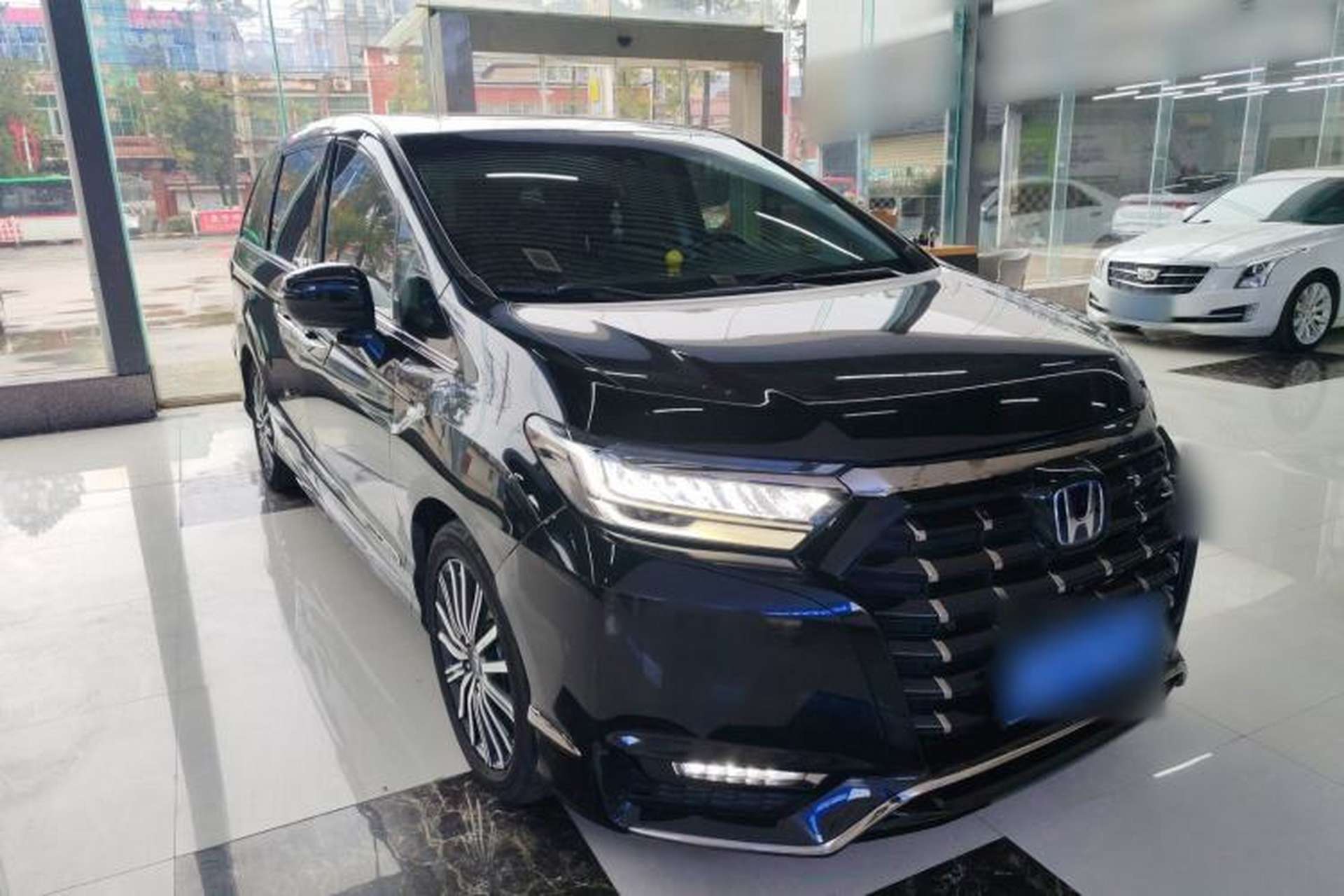 Used Honda Elysion 2022 2.0L eHEV Prestige Edition Front Right 45 Deg