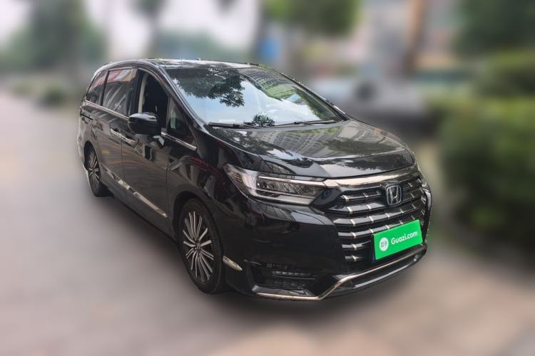Used Honda Elysion 2022 2.0L eHEV Luxury Edition Front Right 45 Deg