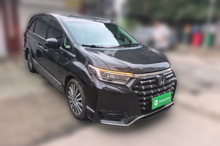 Used Honda Elysion 2022 2.0L eHEV Luxury Edition Front Right 45 Deg