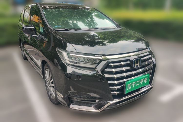 Used Honda Elysion 2022 2.0L eHEV Luxury Edition Front Right 45 Deg
