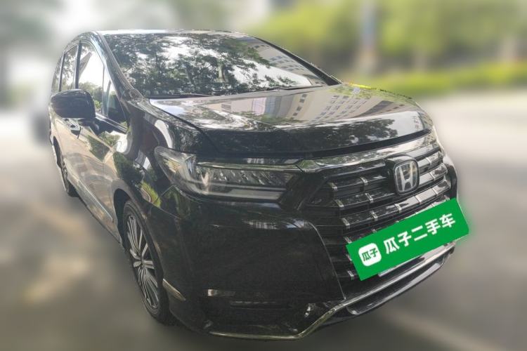 Used Honda Elysion 2022 2.0L eHEV Luxury First Edition Front Right 45 Deg