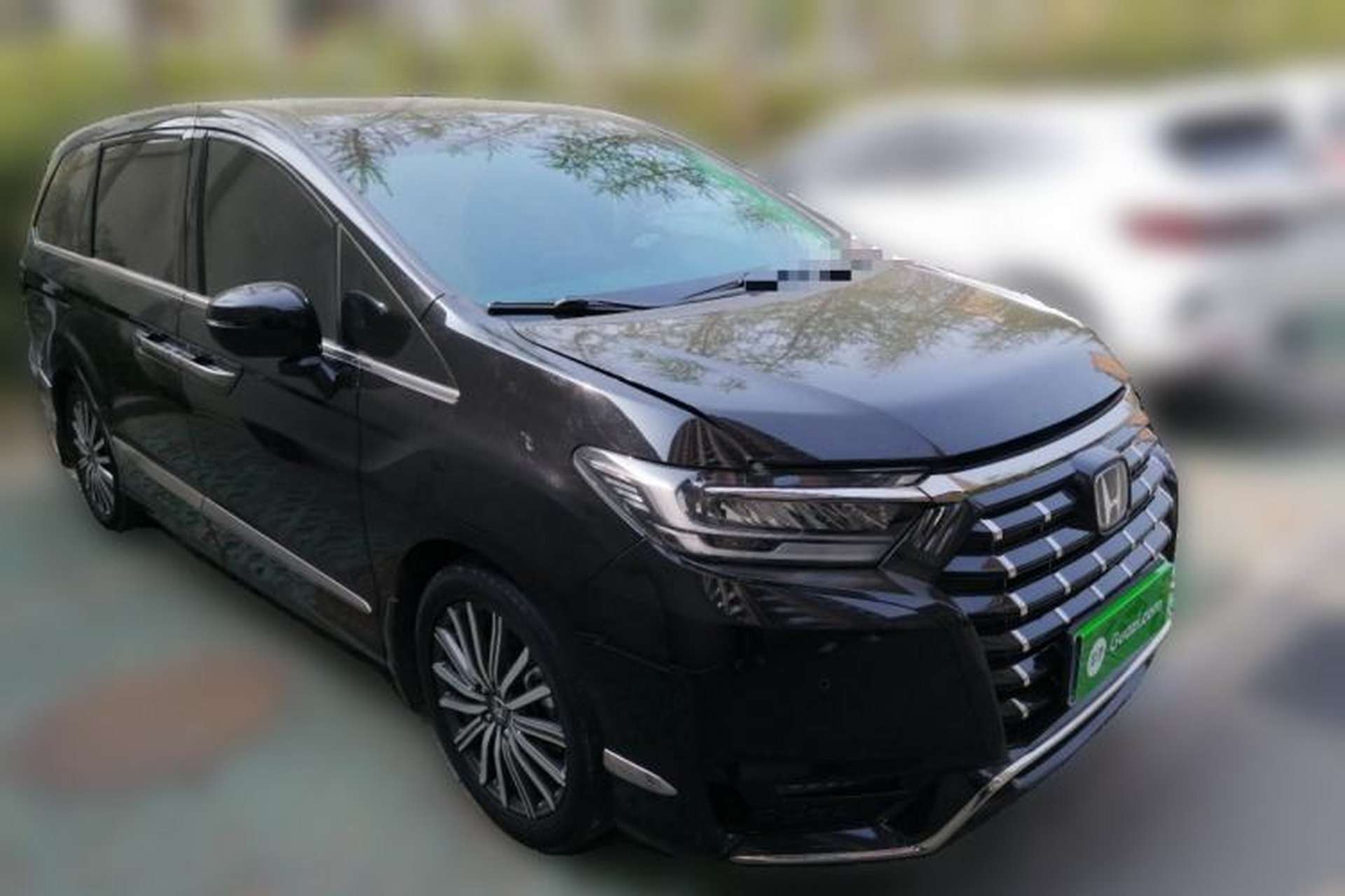 Used Honda Elysion 2022 2.0L eHEV Prestige Edition Front Right 45 Deg