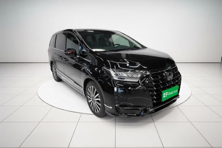 Used Honda Elysion 2022 2.0L eHEV Luxury First Edition Front Right 45 Deg