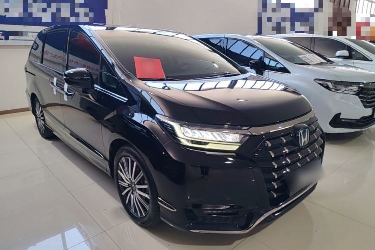 Used Honda Elysion 2022 2.0L eHEV Comfort Version Front Right 45 Deg