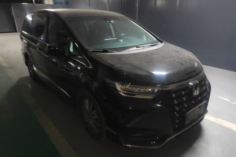 Used Honda Elysion 2022 2.0L eHEV Luxury Edition Front Right 45 Deg