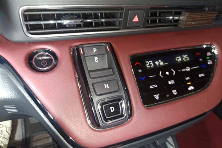 Used Honda Elysion 2022 2.0L eHEV Prestige Edition Gear Lever