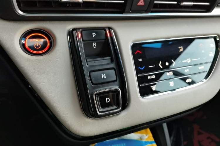 Used Honda Elysion 2022 2.0L eHEV Luxury Edition Gear Lever