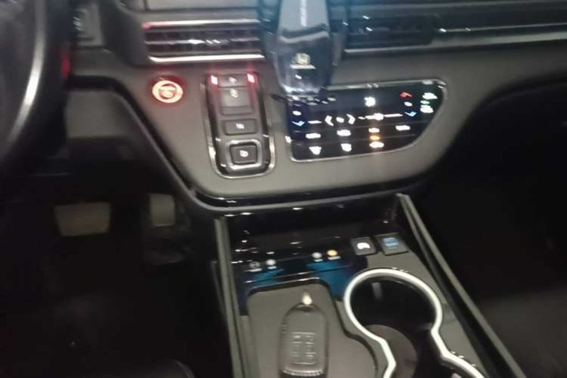 Used Honda Elysion 2022 2.0L eHEV Luxury First Edition Gear Lever